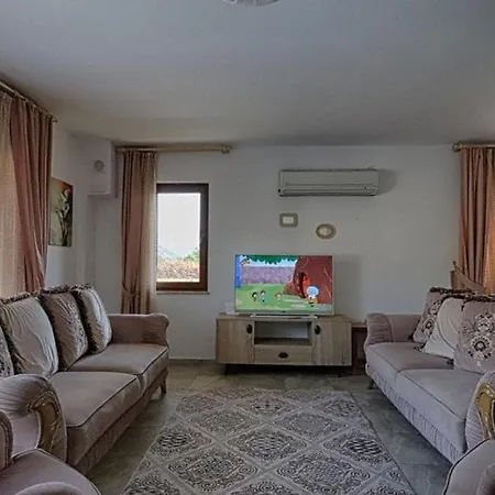 With Private Pool And Private Garden In Dalyan فيلة أورتاجا