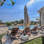 Vila With Private Pool And Private Garden In Dalyan *