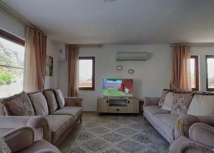 With Private Pool And Private Garden In Dalyan فيلة أورتاجا