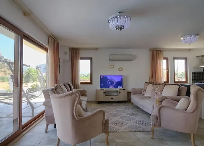 With Private Pool And Private Garden In Dalyan أورتاجا