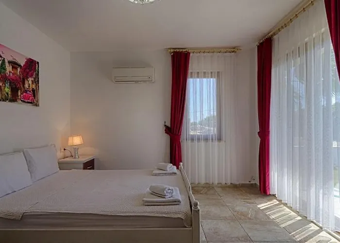 فيلة With Private Pool And Private Garden In Dalyan أورتاجا