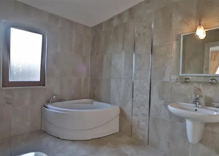 Vila With Private Pool And Private Garden In Dalyan *